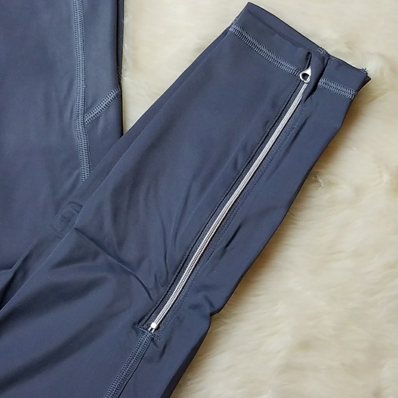 SOLD OUT! Victoria's Secret Sport Zip Legging - Picture 3 of 4